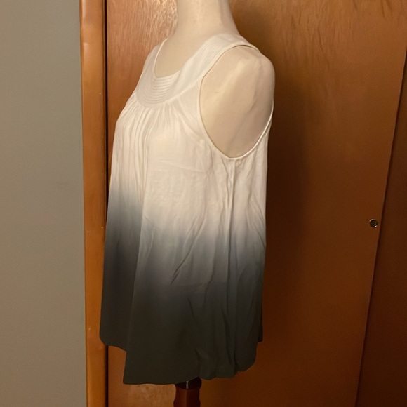 Express sleeveless blouse (tunic) size S, white and gray. Loose fitting - Picture 7 of 17